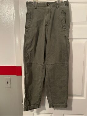 Old Navy Men's Olive Green Chino Pants